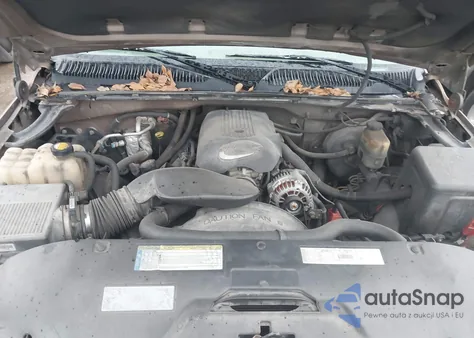 2001 Chevrolet Silverado 1500 Ls z USA, uszkodzony, nr VIN 1GCEC19T71Z202038